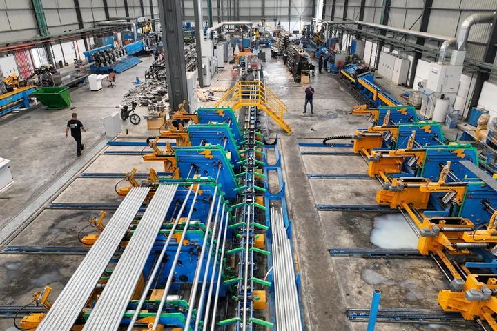 Przygotowanie powierzchni przed malowaniem farbami przemysłowymi