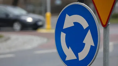 Nowe rondo bez krawężników zmieni zasady jazdy w Piekarach Śląskich