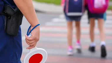Policjanci spotkali się z dziećmi. Rozmawiali o bezpiecznej drodze