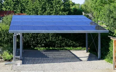 Obraz do artykułu: Awaria prądu w domu, a garaż nadal działa. Mały off-grid może dać własne zasilanie