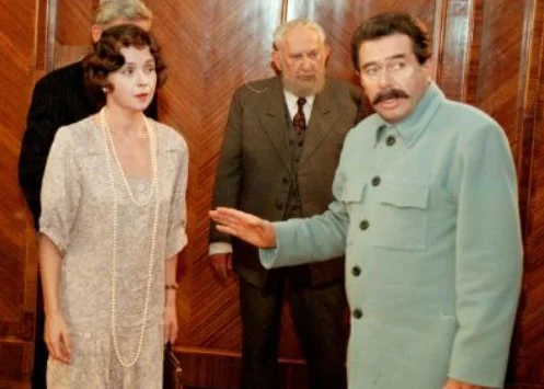 Grafika promocyjna wydarzenia Herbatka u Stalina — seans i rozmowa w Kinie Zacisze