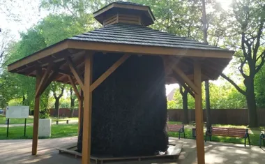 Tężnia wróciła do Parku Trzech Bohaterów. Znów działa solankowe inhalatorium