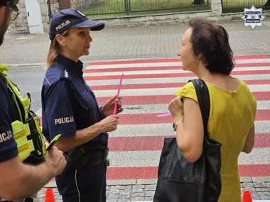 Pierwszy dzwonek, więcej patroli. Policjanci pilnują drogi do szkół