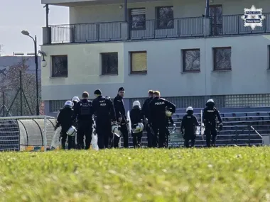 Tarcze, kaski i kordon - piekarscy policjanci ćwiczyli trudne interwencje