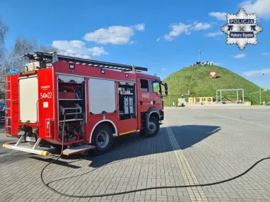 Piekarska policja nie zapomniała o strażakach - padły życzenia